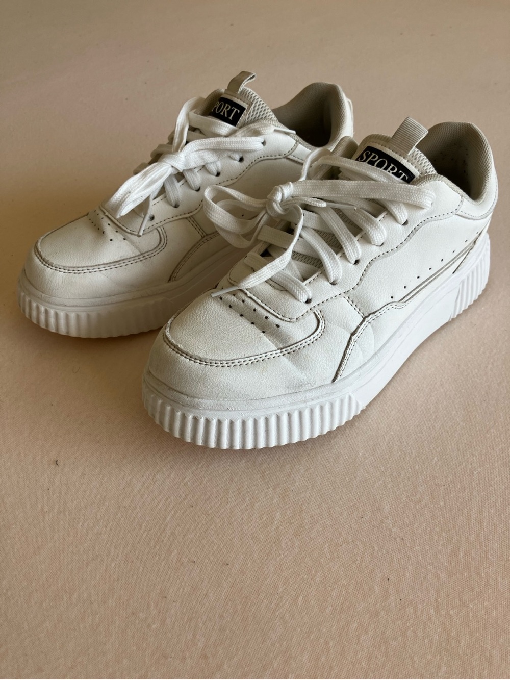 Women’s 9.5 White Chunky Platform Sneakers Retro Y2K Streetwear Shoes - Picture 2 of 6